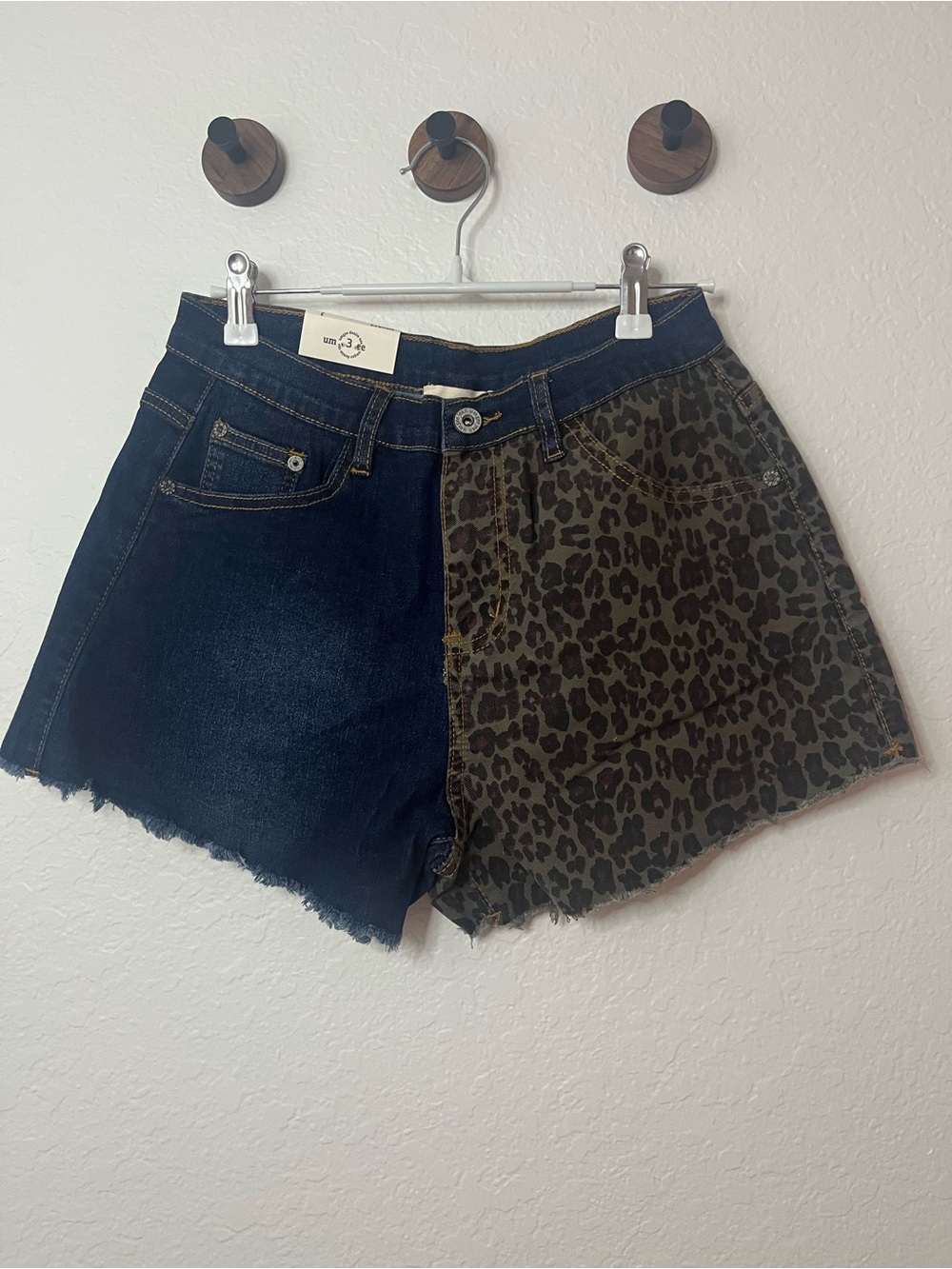 NWT Umgee Olive Leopard & Dark Blue Two-Tone Denim Shorts 3